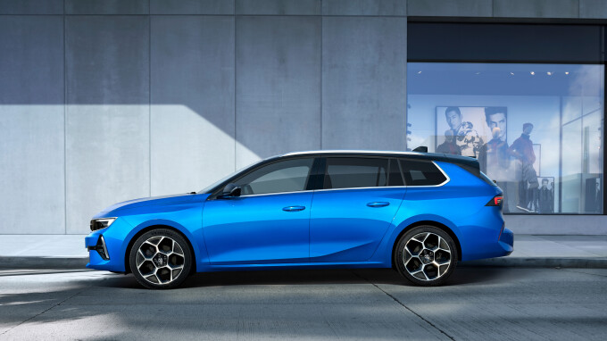 Astra_Sports_Tourer_004445cd769aefad210.jpg