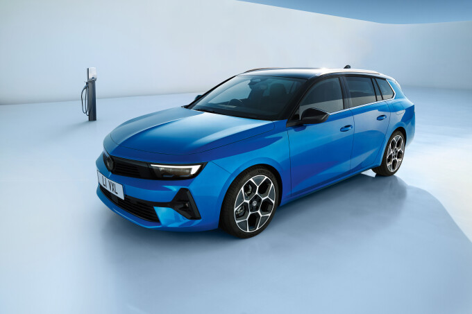 Astra_Sports_Tourer_007a390a6def04ec6c3.jpg