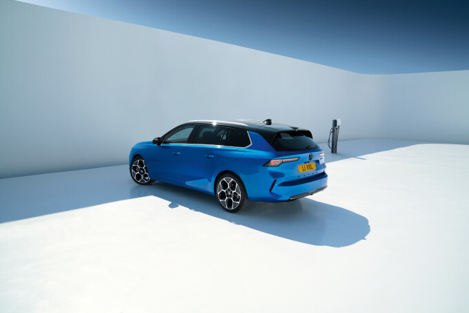 Astra_Sports_Tourer_01105042dc303adaff0.jpg