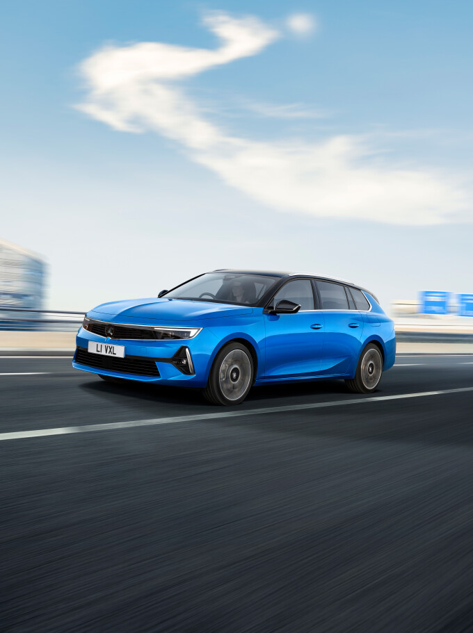 Astra_Sports_Tourer_01430353d6ca973d934.jpg