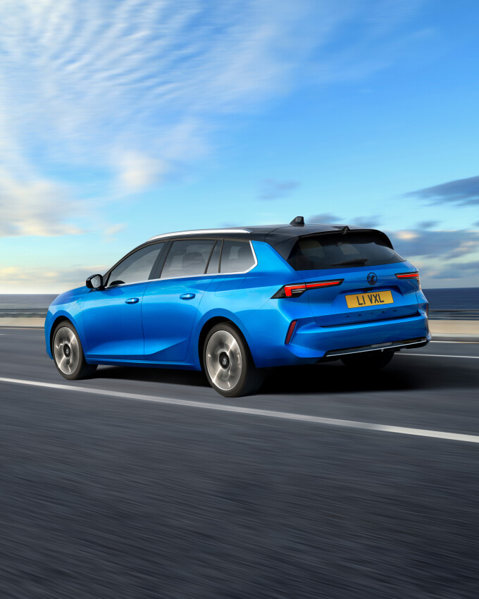 Astra_Sports_Tourer_016274436690a9bb072.jpg