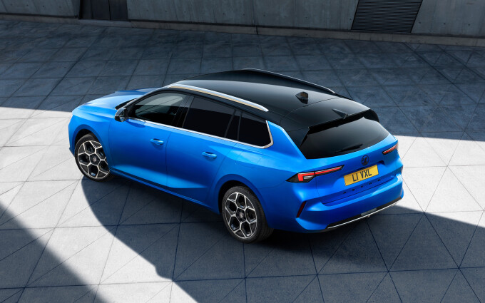 Astra_Sports_Tourer_019a88ff3ec1150216f.jpg