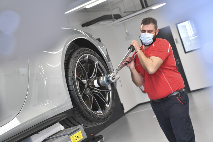 Manufaktur_992GT3_low_019089fd87141804416.jpg