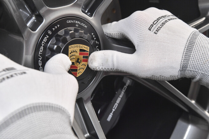 Manufaktur_992GT3_low_127e6a5a66fb98ab8a0.jpg