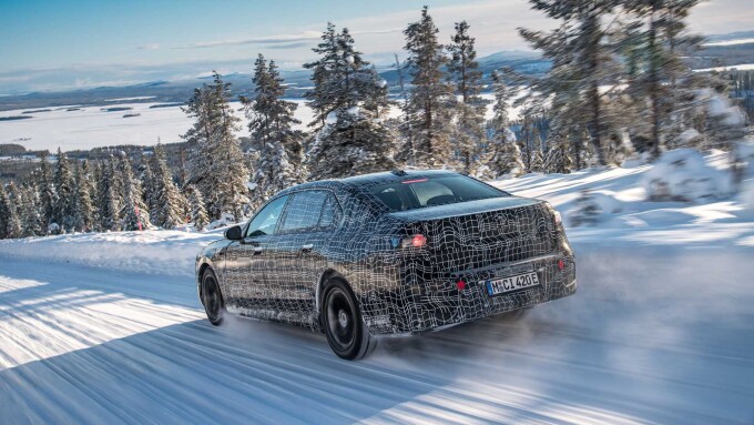 2023-bmw-i7-prototype-in-arjeplog-sweden-105ddadebc0db2f4b2.jpg