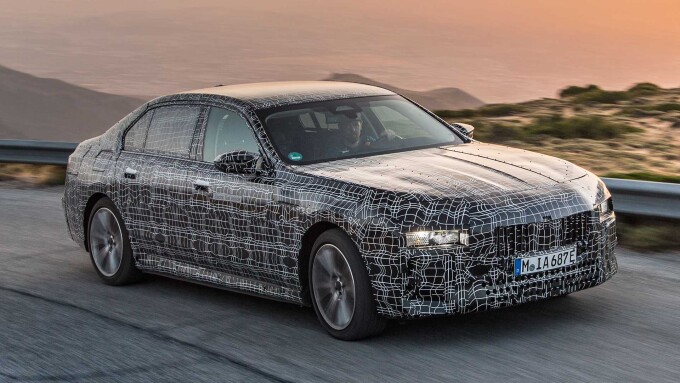 2023-bmw-i7-teaser-17f3fd5a7d4d17253e.jpg