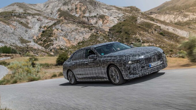 2023-bmw-i7-teaser-66772f671150f6189.jpg