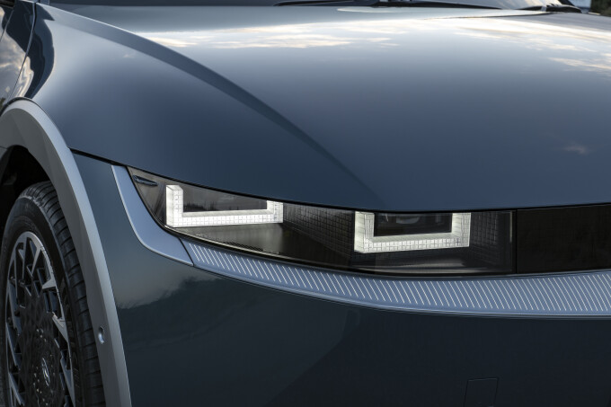 Ioniq-5--66418683d977576a66.jpg
