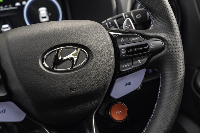 hyundai-uk-kona-n-1021-interior-15b7093a8f1d00ff9c.jpg