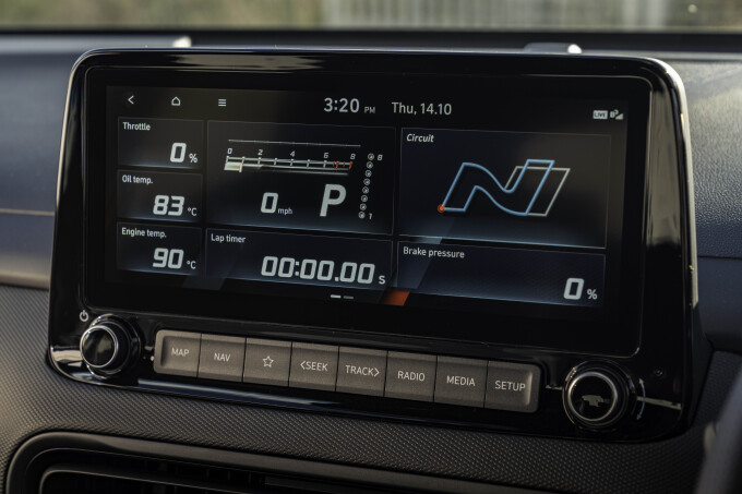 hyundai-uk-kona-n-1021-interior-206c239b1029399bcb.jpg