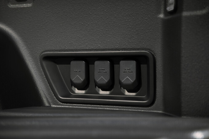 2024-Silverado-EV-RST-023630e54ad312d4951.jpg