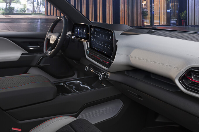 2024-Silverado-EV-RST-0284b4784b944e4d29f.jpg