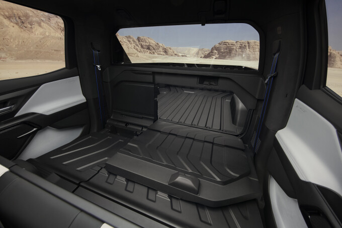 2024-Silverado-EV-RST-0354b694aa23816a442.jpg