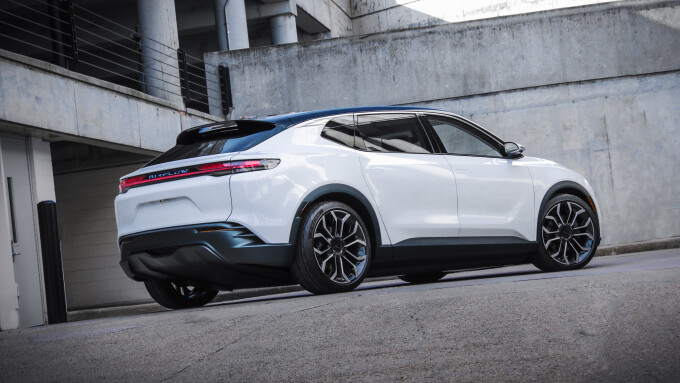 The Chrysler Airflow Concept features a dynamic design proportion, with a low ride height and stream