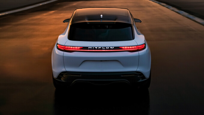 A crystal LED taillight runs the full width of the Chrysler Airflow Concept, accentuating the vehicl