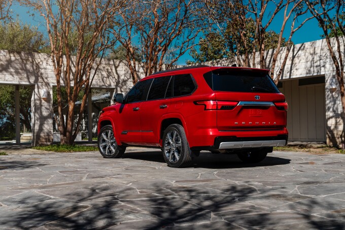 2023_Toyota_Sequoia_Capstone_003f4f362929d48dd2b.jpg