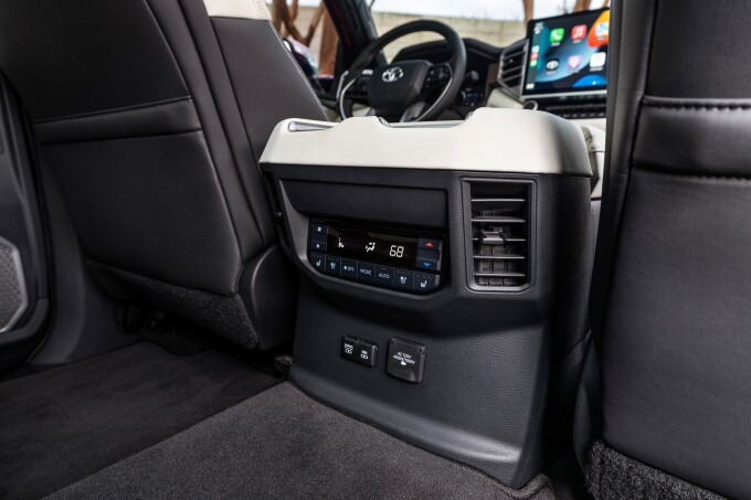 2023 Toyota Sequoia Capstone 016