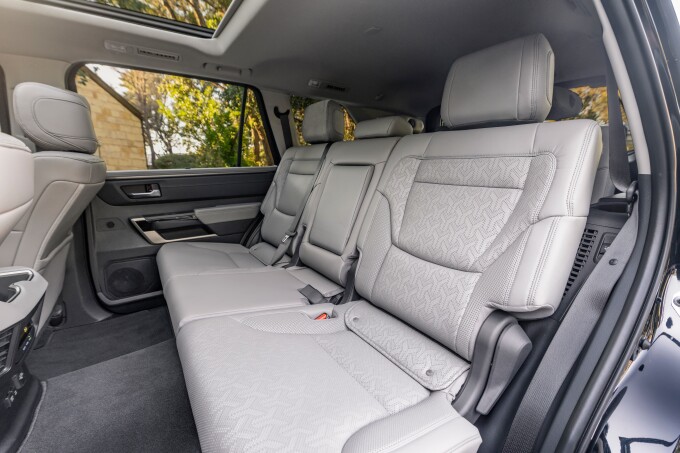 2023_Toyota_Sequoia_Limited_02807c27884a9acafb0.jpg
