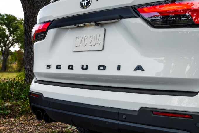 2023_Toyota_Sequoia_TRD-Pro_040091d3f93230244c2.jpg