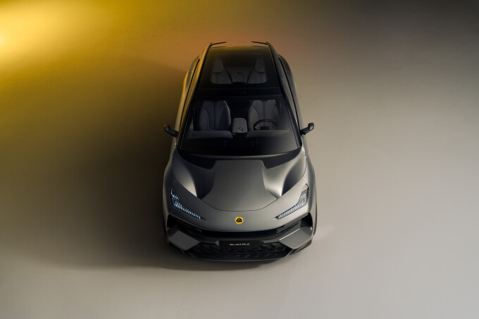 02_Lotus_Eletre_EXT_Studio_Silver_HigFrontd4d41f49c4d7f6f4.jpg