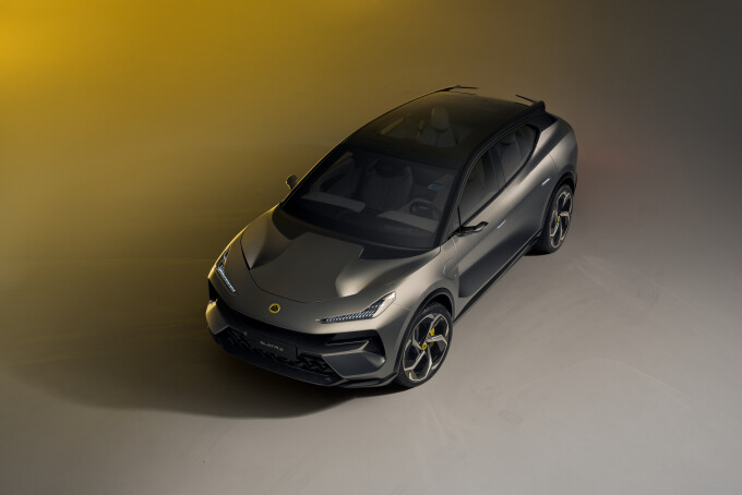 05_Lotus_Eletre_EXT_Studio_Silver_High34Front079748f6e3c31cf3.jpg
