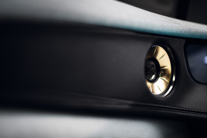 06_Lotus_Eletre_Studio_INT_KeffSpeaker3dc04194689131c92.jpg