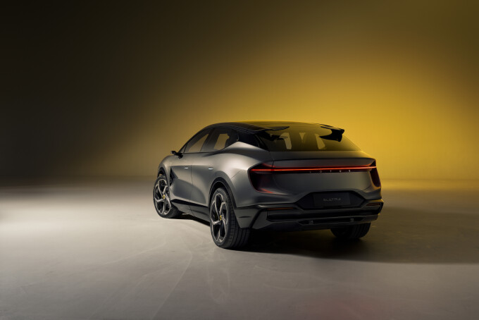 07_Lotus_Eletre_EXT_Studio_Silver_34Rear947f14210ab3d2b3.jpg