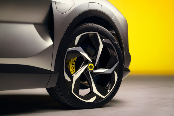 20_Lotus_Eletre_Studio_INT_WheelDetail70efea8e95dd4f8e.jpg