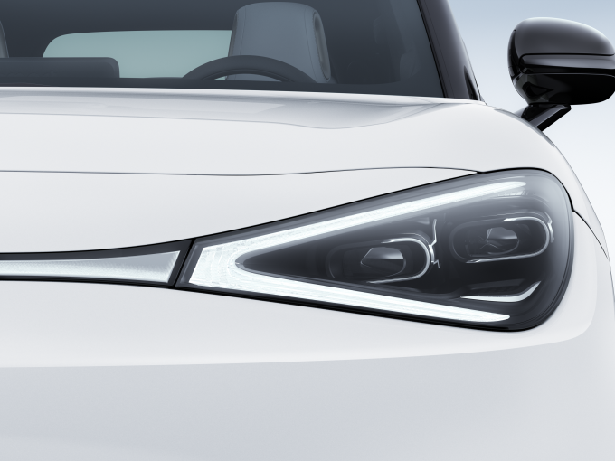 Limbo_Edition1_EXT_25_White_Gold_LED_front_lights4a5a08888432e3bb.png