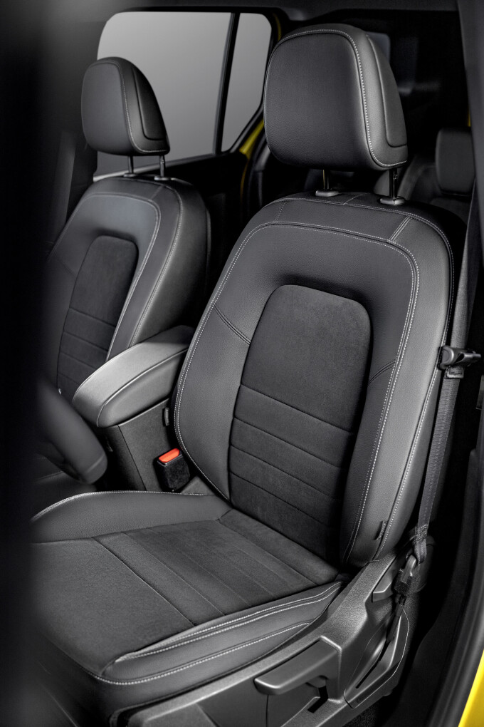 2023-Mercedes-T-Class-132ce74fa2527b7a42.jpg