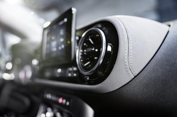 2023-Mercedes-T-Class-237226b605555e46ac.jpg