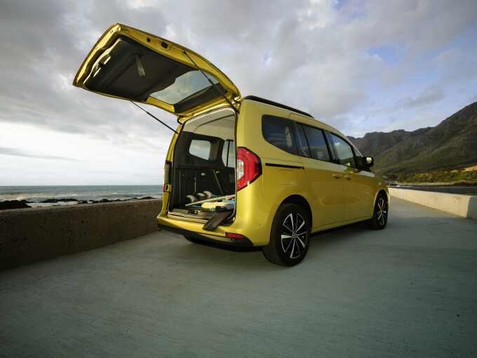 2023-Mercedes-T-Class-534577448c5adac534.jpg