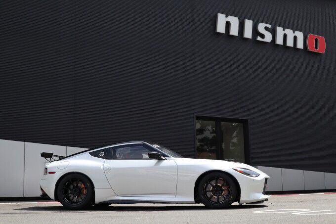 2023-nissan-z-nismo-racing-car-unveiled-will-race-next-month_355264e340fa61fdf.jpg