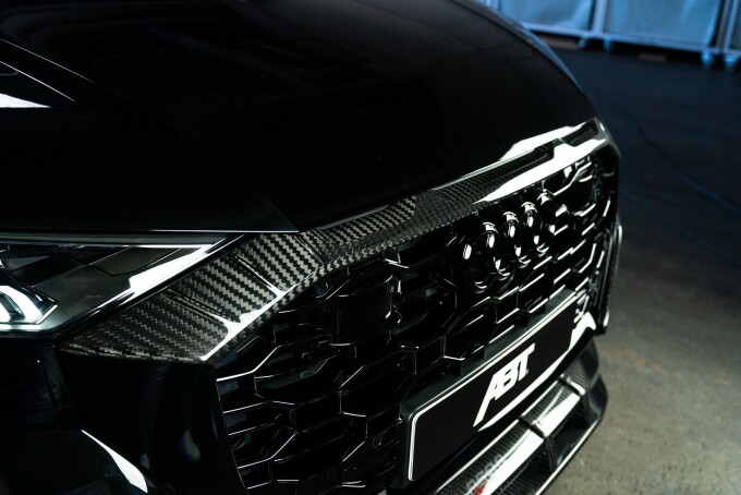 abt-unleashes-signature-edition-audi-rsq8-super-suv-with-800-hp-only-96-units-available_27967f37f98353ee1f.jpg