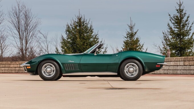 1971-Chevrolet-Corvette-ZR2-convertible-photo-via-497b148504c4362b1.jpg