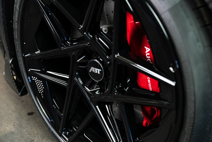 ABT_RSQ8_SE_Detail_114bfc80e6bb34ef83.jpg