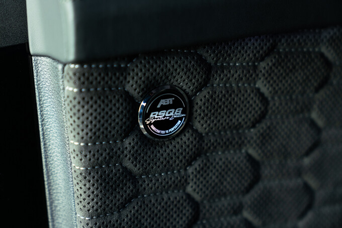 ABT_RSQ8_SE_Detail_3003aad394150ca0c6.jpg