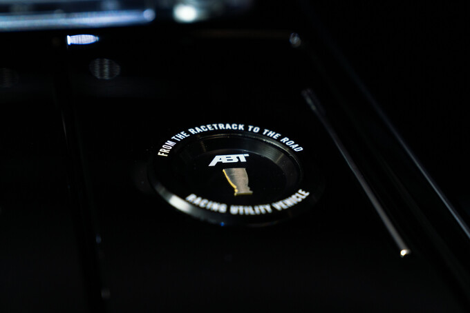 ABT_RSQ8_SE_Detail_369e64615a7b520eb5.jpg