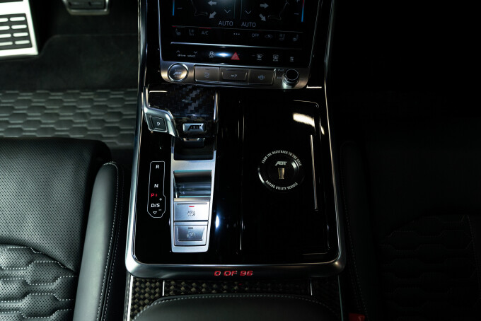 ABT_RSQ8_SE_Detail_379f3afe5c7ce7dd6d.jpg