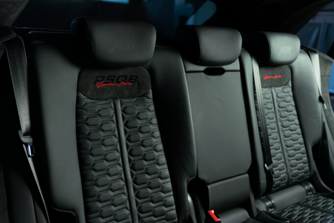 ABT_RSQ8_SE_Detail_39005bb684c8f4730e.jpg