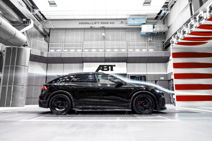 ABT_RSQ8_SE_wind_tunnel_2_V2d4f7d9edd130b568.jpg
