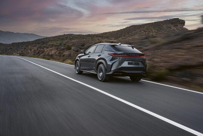 2023_Lexus_RZ_Exterior_03-scaled88294ccd440fa97a.jpg