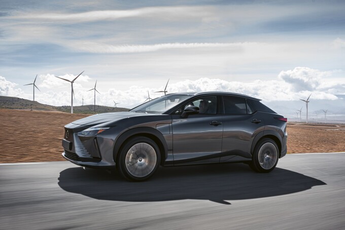 2023_Lexus_RZ_Exterior_14-scaledebe7bda72263fb5e.jpg