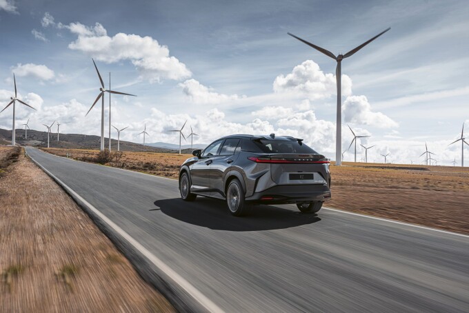 2023_Lexus_RZ_Exterior_15-scaled3d4e5db2d6f6dd41.jpg