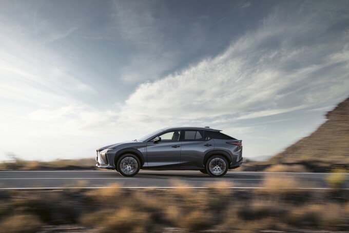 2023_Lexus_RZ_Exterior_29-scaledb7905e272fce5d7d.jpg