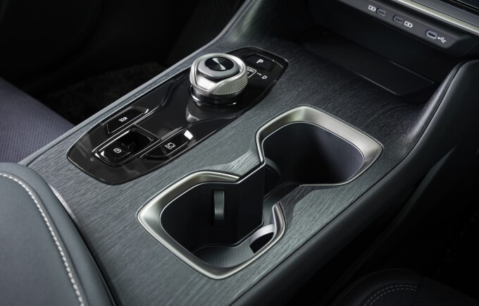 2023_Lexus_RZ_Interior_25-scalede4a76574eaee64ae.jpg