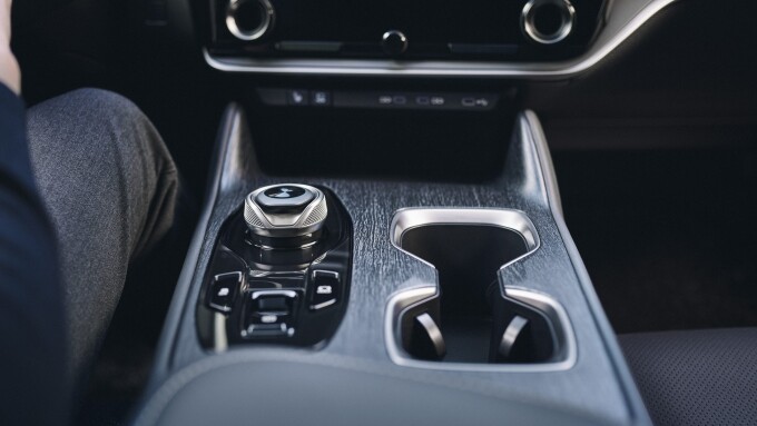 2023_Lexus_RZ_Lifestyle_12-scaled219823df89fe87fd.jpg