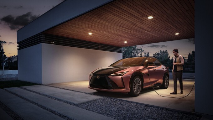 2023_Lexus_RZ_Lifestyle_5-scaled4a2e72d80a5310d7.jpg