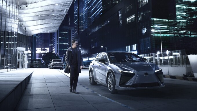 2023_Lexus_RZ_Lifestyle_6-scaled0492cf0e1129193c.jpg