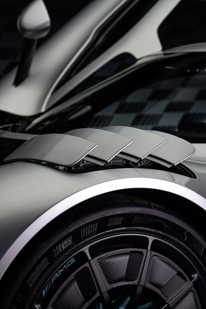 Mercedes-AMG ONE (Kraftstoffverbrauch gewichtet, kombiniert: 8,7 l/100 km; CO2 Emissionen gewichtet,